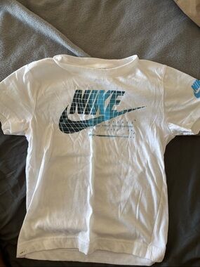 Nike White Kids Tee with Teal and Navy Graphic Logo